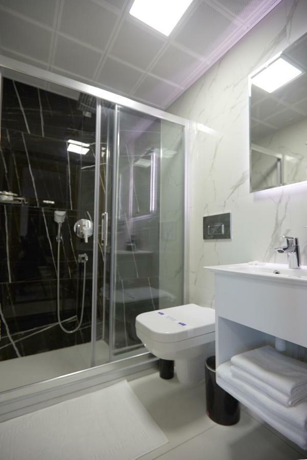 Kartal Palace Taksim Square Family Hotel اسطنبول المظهر الخارجي الصورة