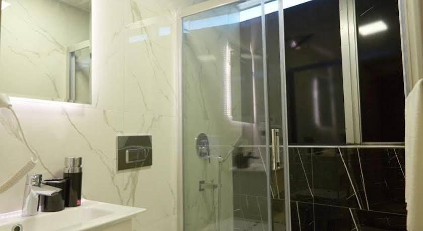 Kartal Palace Taksim Square Family Hotel اسطنبول المظهر الخارجي الصورة